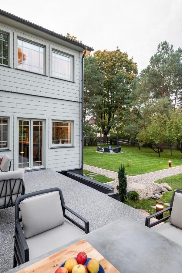 Suite With Private Bathroom At Three Bedroom Interwar Villa Grabyte With Daily Spaces To Share By Pine Forest On The Bank Of The River- 8Min By Car From Old Town Kaunas Kültér fotó