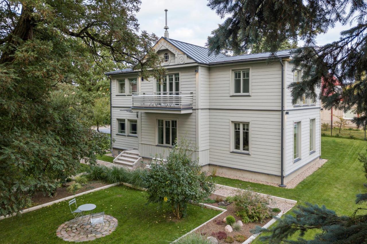 Suite With Private Bathroom At Three Bedroom Interwar Villa Grabyte With Daily Spaces To Share By Pine Forest On The Bank Of The River- 8Min By Car From Old Town Kaunas Kültér fotó