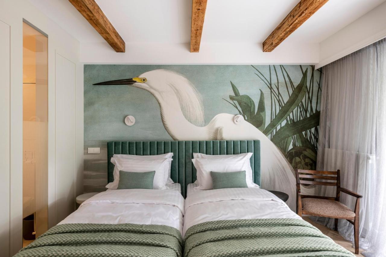 Suite With Private Bathroom At Three Bedroom Interwar Villa Grabyte With Daily Spaces To Share By Pine Forest On The Bank Of The River- 8Min By Car From Old Town Kaunas Kültér fotó