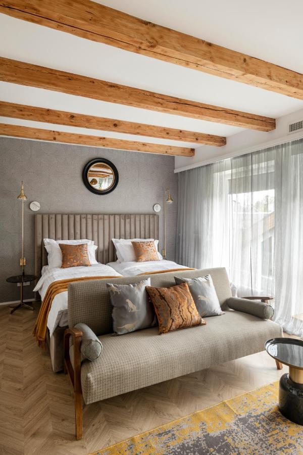 Suite With Private Bathroom At Three Bedroom Interwar Villa Grabyte With Daily Spaces To Share By Pine Forest On The Bank Of The River- 8Min By Car From Old Town Kaunas Kültér fotó