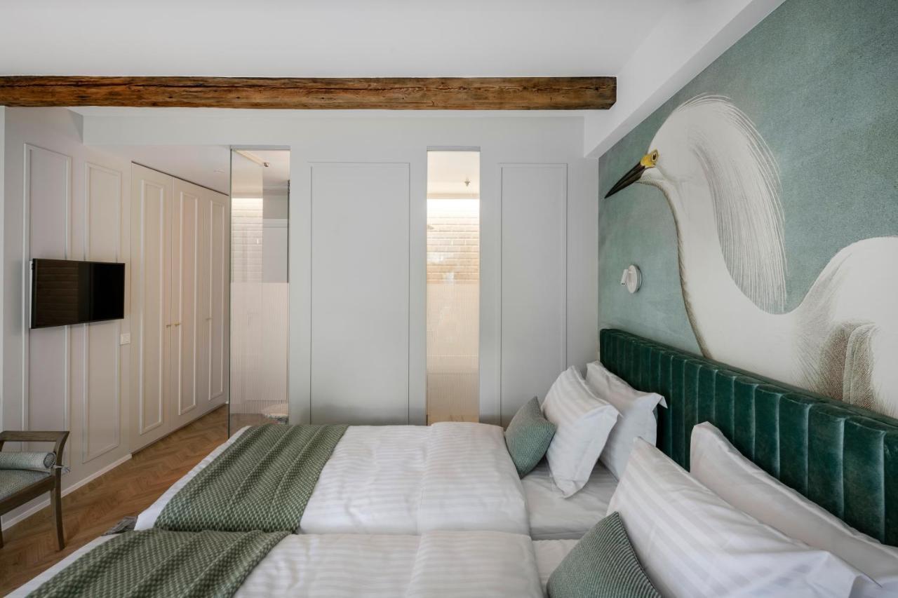Suite With Private Bathroom At Three Bedroom Interwar Villa Grabyte With Daily Spaces To Share By Pine Forest On The Bank Of The River- 8Min By Car From Old Town Kaunas Kültér fotó