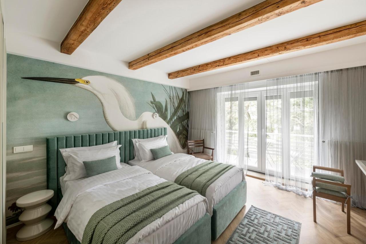 Suite With Private Bathroom At Three Bedroom Interwar Villa Grabyte With Daily Spaces To Share By Pine Forest On The Bank Of The River- 8Min By Car From Old Town Kaunas Kültér fotó