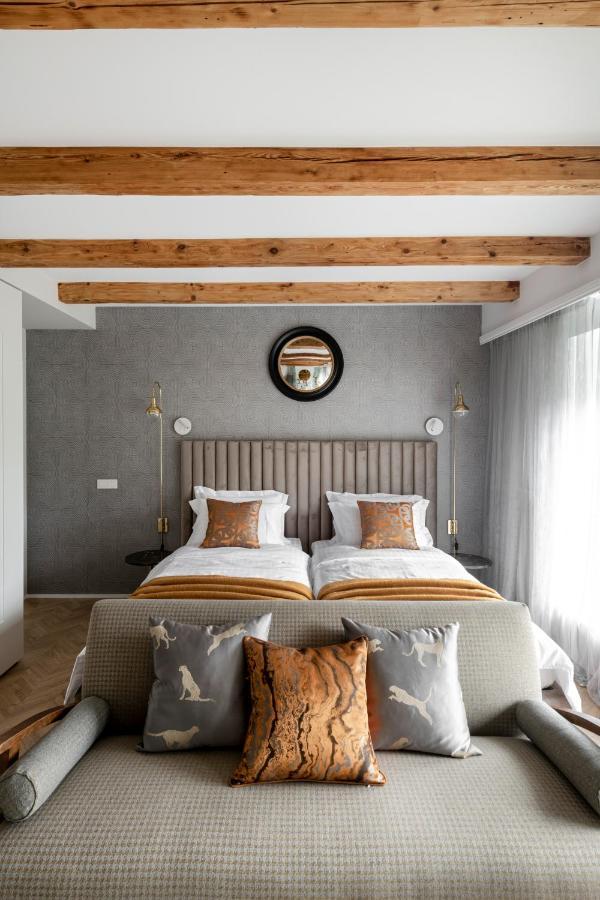 Suite With Private Bathroom At Three Bedroom Interwar Villa Grabyte With Daily Spaces To Share By Pine Forest On The Bank Of The River- 8Min By Car From Old Town Kaunas Kültér fotó