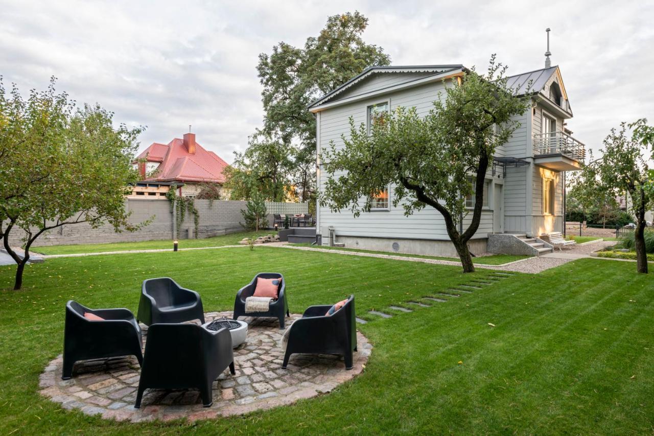 Suite With Private Bathroom At Three Bedroom Interwar Villa Grabyte With Daily Spaces To Share By Pine Forest On The Bank Of The River- 8Min By Car From Old Town Kaunas Kültér fotó