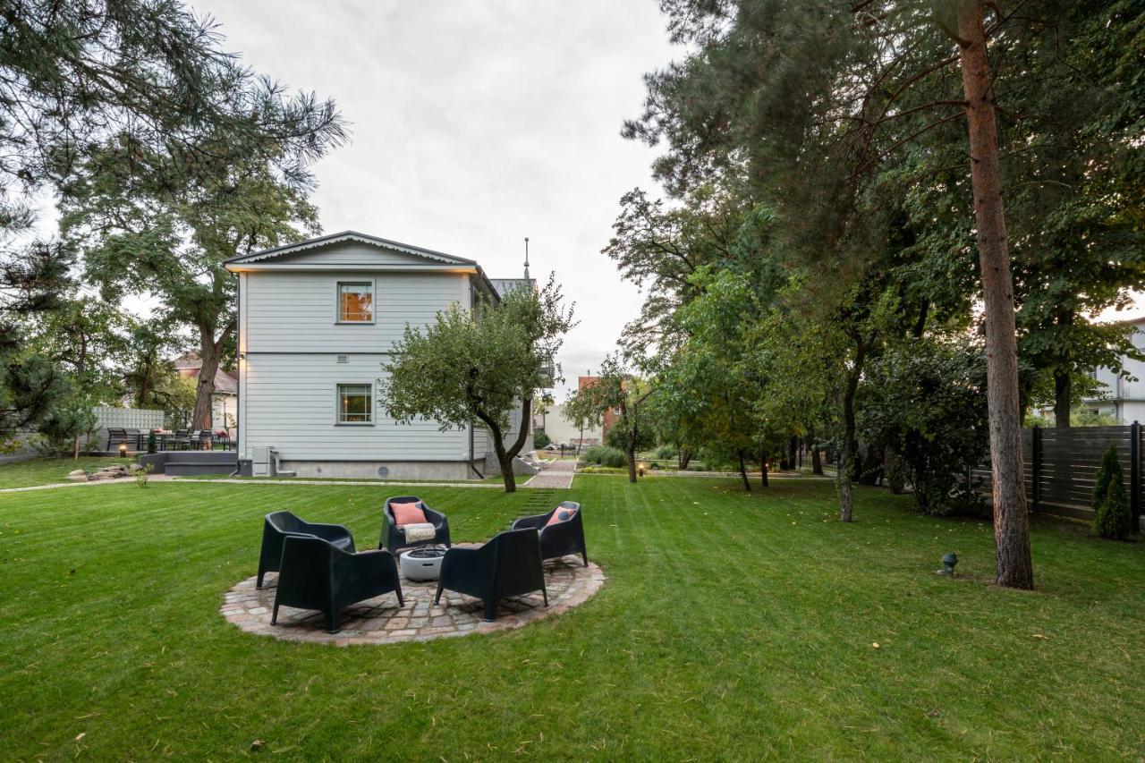 Suite With Private Bathroom At Three Bedroom Interwar Villa Grabyte With Daily Spaces To Share By Pine Forest On The Bank Of The River- 8Min By Car From Old Town Kaunas Kültér fotó