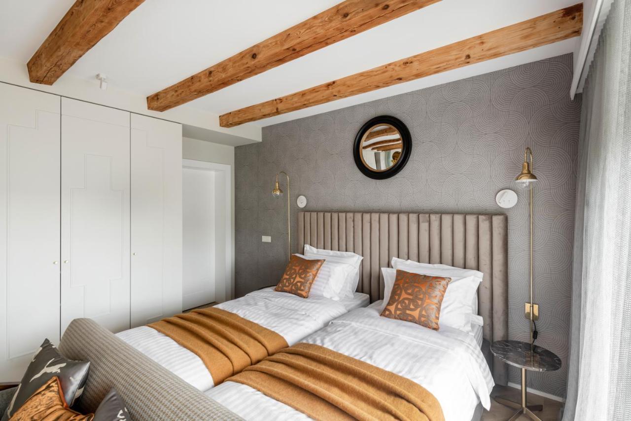 Suite With Private Bathroom At Three Bedroom Interwar Villa Grabyte With Daily Spaces To Share By Pine Forest On The Bank Of The River- 8Min By Car From Old Town Kaunas Kültér fotó